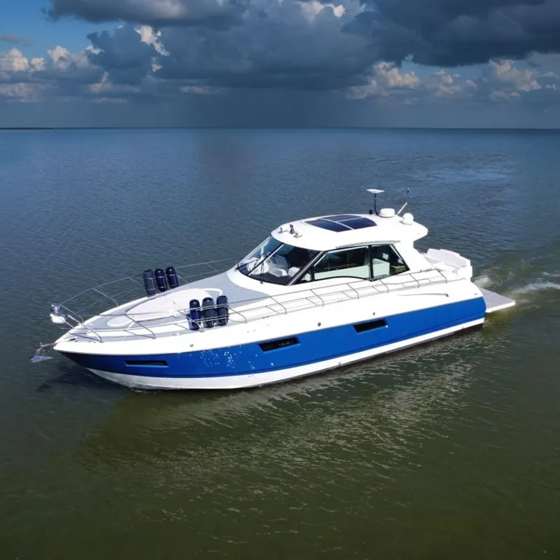 The Image of Cruisers 48 Cantius 2012 - 7390918