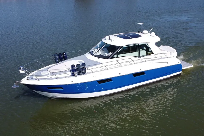The Image of Cruisers 48 Cantius 2012 - 7235687