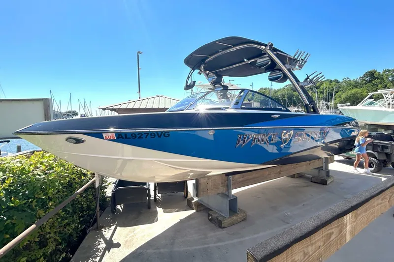 Slide: The Image of Malibu Wakesetter 247 LSV 2012 - 6948644