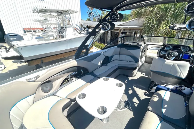 Slide: The Image of Malibu Wakesetter 247 LSV 2012 - 6948718