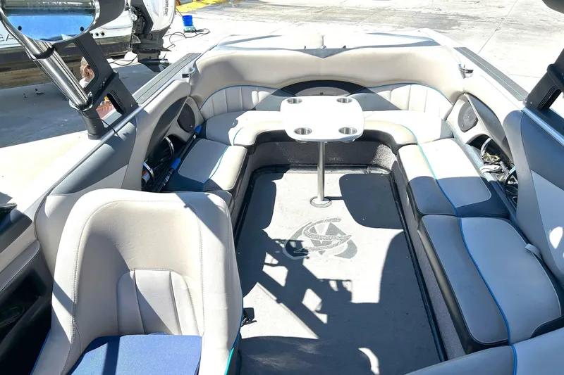 Slide: The Image of Malibu Wakesetter 247 LSV 2012 - 7391045