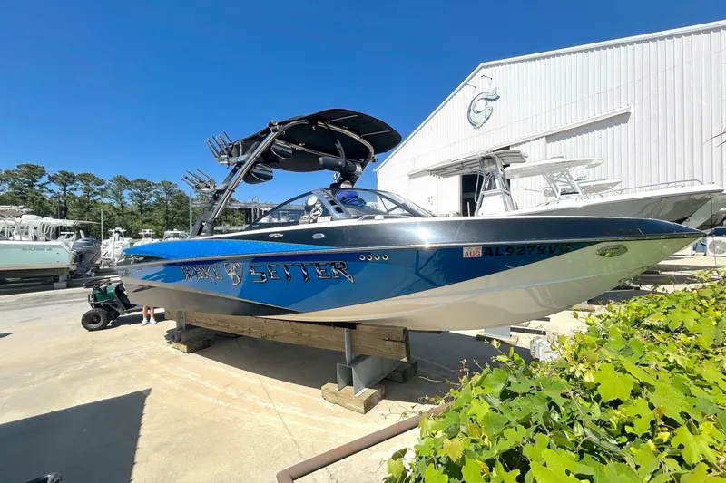 Slide: The Image of Malibu Wakesetter 247 LSV 2012 - 6948670