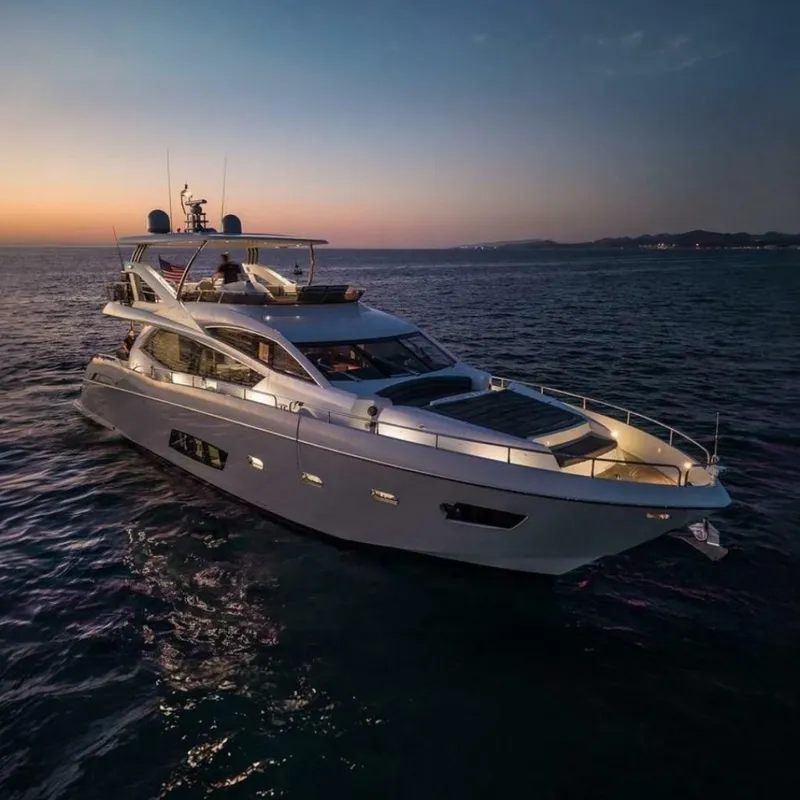The Image of Sunseeker Manhattan 73 2012 - 7247168
