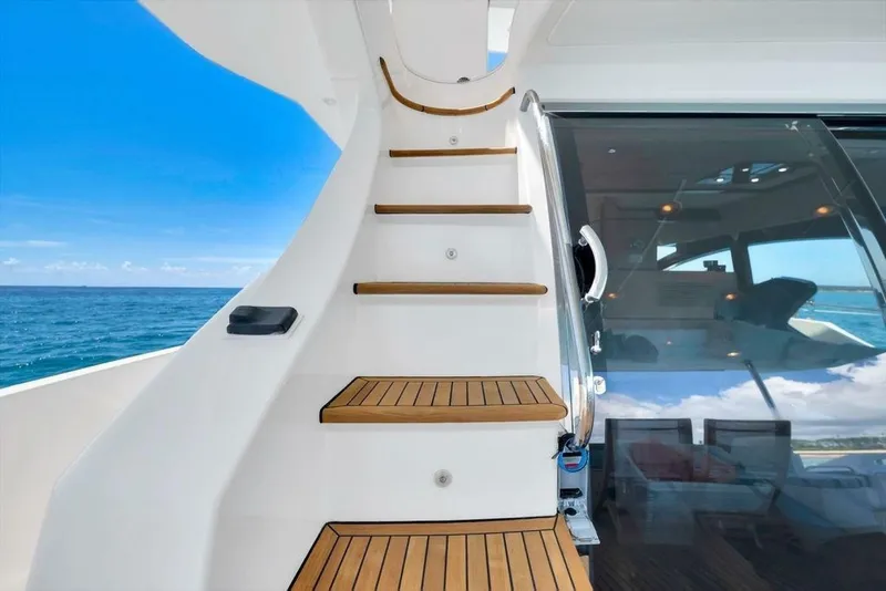 Slide: The Image of Azimut 70 2011 - 6949110