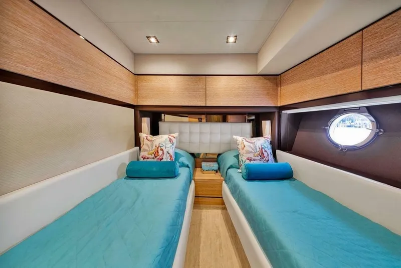 Slide: The Image of Azimut 70 2011 - 6949078
