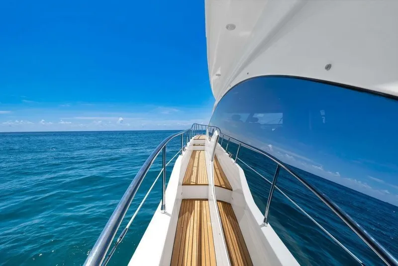 Slide: The Image of Azimut 70 2011 - 6949113