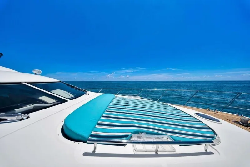 Slide: The Image of Azimut 70 2011 - 6949120
