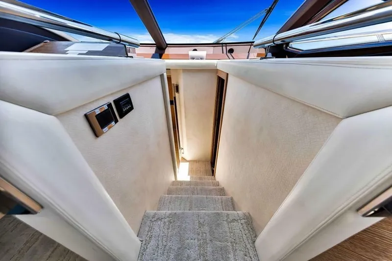 Slide: The Image of Azimut 70 2011 - 6949191