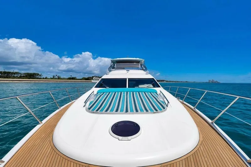 Slide: The Image of Azimut 70 2011 - 6949118