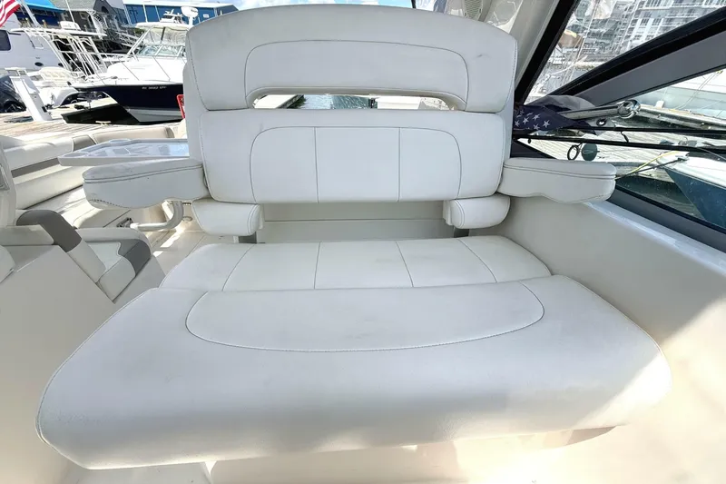 Slide: The Image of Monterey 320 Sport Yacht 2011 - 7236198