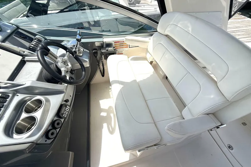 Slide: The Image of Monterey 320 Sport Yacht 2011 - 7236169