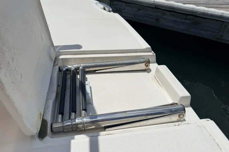 Slide: The Image of Monterey 320 Sport Yacht 2011 - 7236293