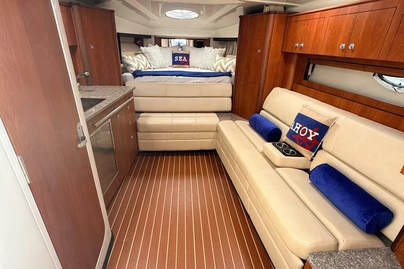 Slide: The Image of Monterey 320 Sport Yacht 2011 - 7236237