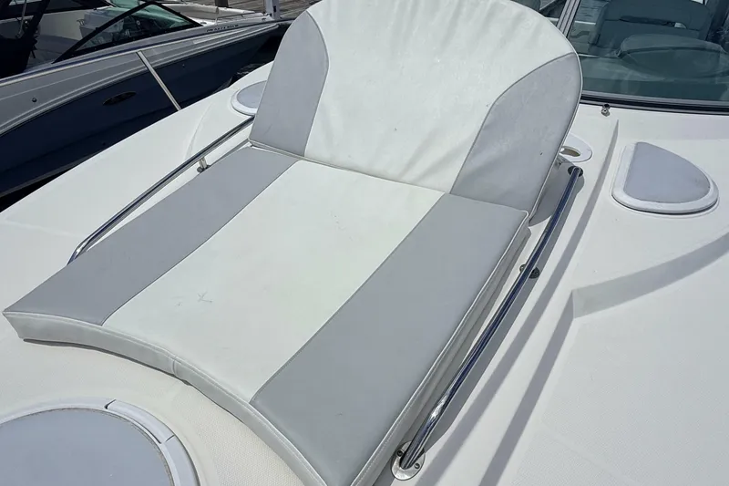 Slide: The Image of Monterey 320 Sport Yacht 2011 - 7236280