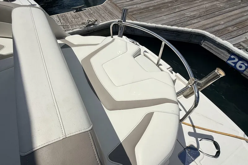 Slide: The Image of Monterey 320 Sport Yacht 2011 - 7236214