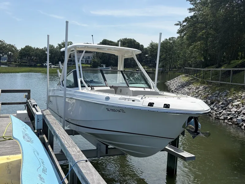 Slide: The Image of Boston Whaler 240 Vantage 2022 - 6899651