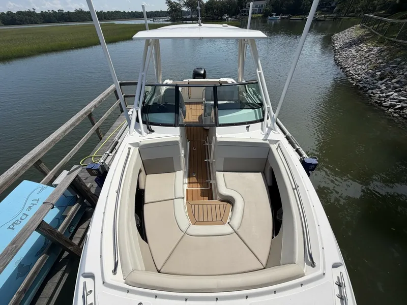 Slide: The Image of Boston Whaler 240 Vantage 2022 - 6899665