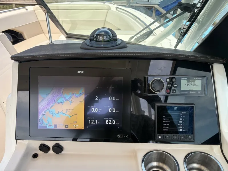 Slide: The Image of Boston Whaler 240 Vantage 2022 - 6899685