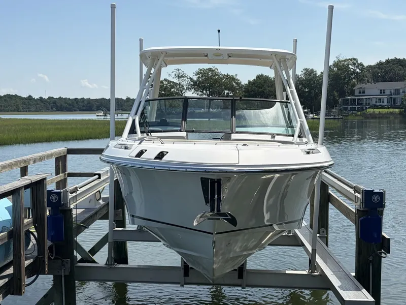 Slide: The Image of Boston Whaler 240 Vantage 2022 - 6899655