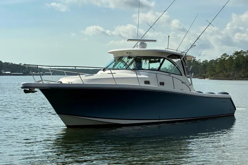 Slide: The Image of Pursuit OS 375 Offshore 2011 - 7236176