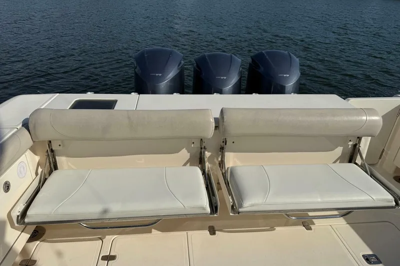 Slide: The Image of Pursuit OS 375 Offshore 2011 - 7151942