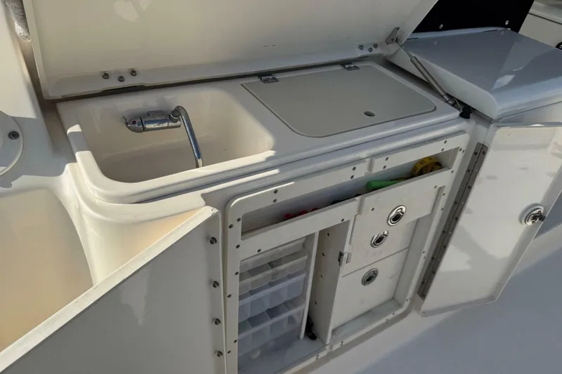 Slide: The Image of Pursuit OS 375 Offshore 2011 - 7151950