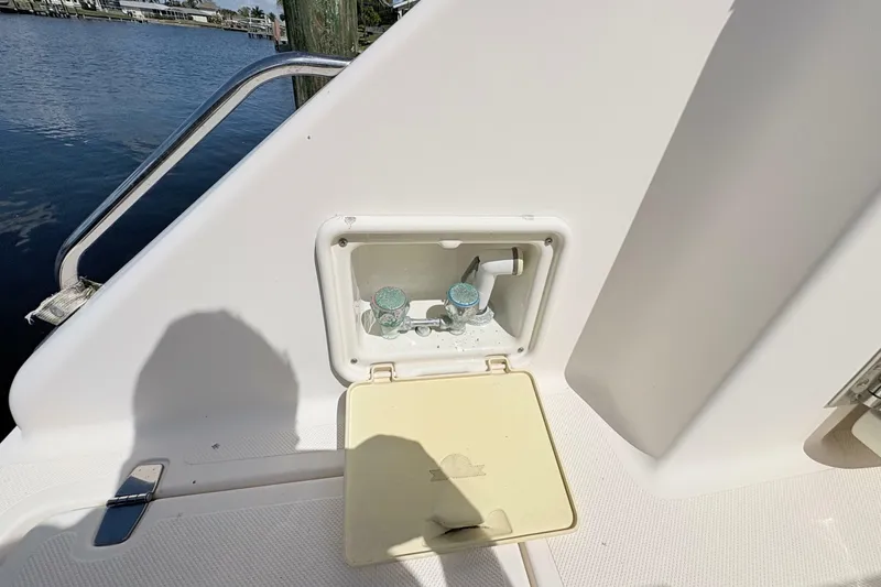 Slide: The Image of Pursuit OS 375 Offshore 2011 - 6949293
