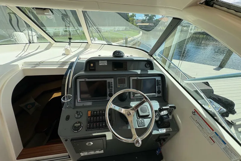 Slide: The Image of Pursuit OS 375 Offshore 2011 - 6949383