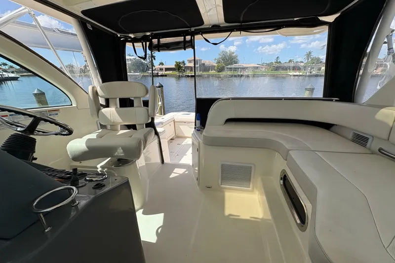 Slide: The Image of Pursuit OS 375 Offshore 2011 - 6949368
