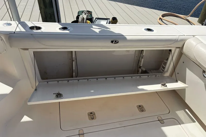 Slide: The Image of Pursuit OS 375 Offshore 2011 - 6949354