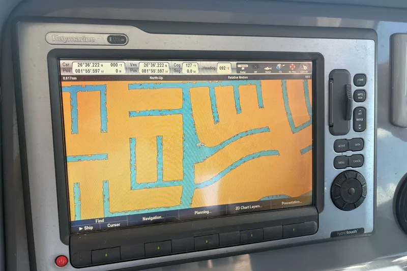 Slide: The Image of Pursuit OS 375 Offshore 2011 - 6949390