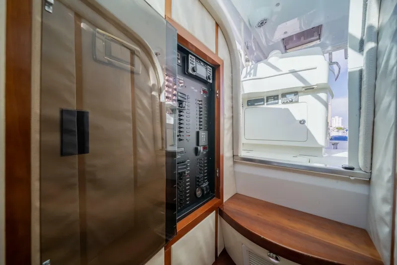 Slide: The Image of SeaVee 430 Sportfish Express 2011 - 6949377