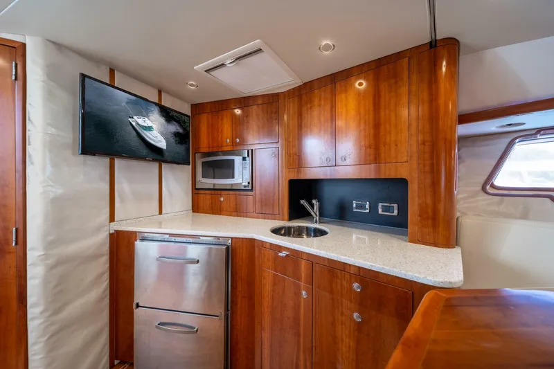 Slide: The Image of SeaVee 430 Sportfish Express 2011 - 6949392