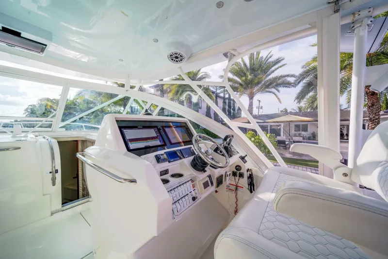 Slide: The Image of SeaVee 430 Sportfish Express 2011 - 6949367