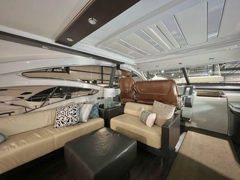 Slide: The Image of Azimut 62S 2010 - 6949384