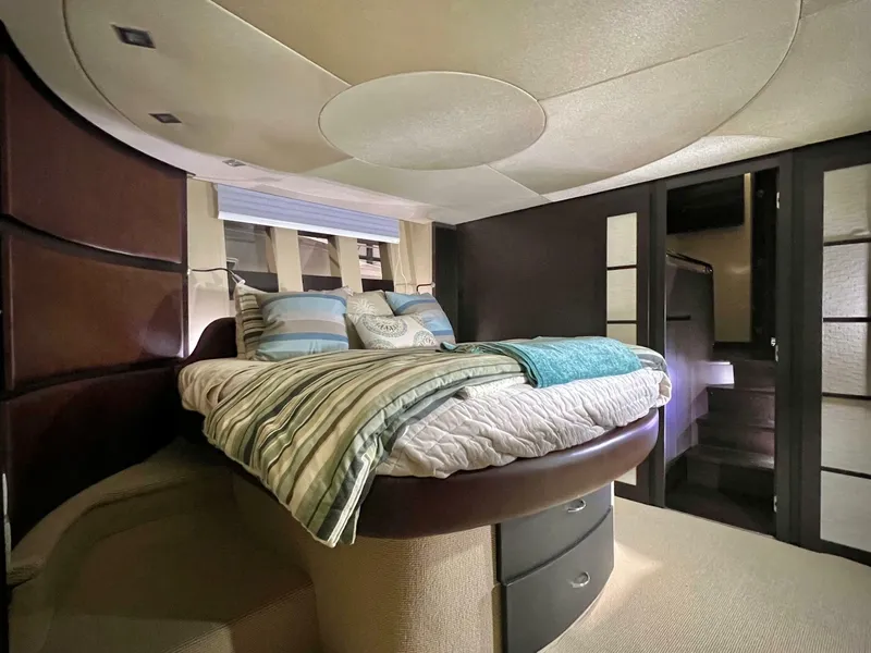 Slide: The Image of Azimut 62S 2010 - 6949462
