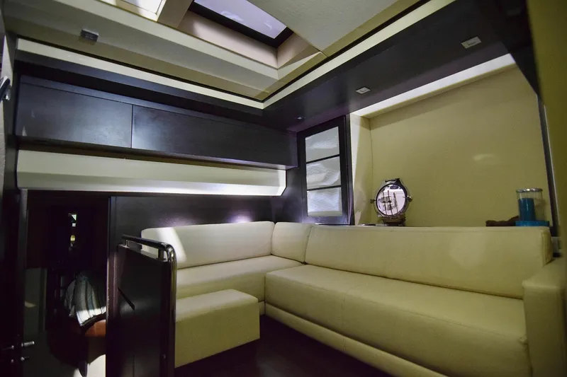 Slide: The Image of Azimut 62S 2010 - 6949432