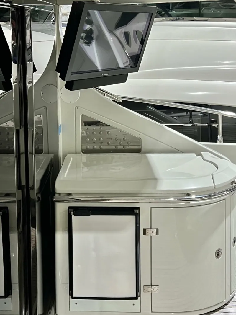 Slide: The Image of Azimut 62S 2010 - 6949369