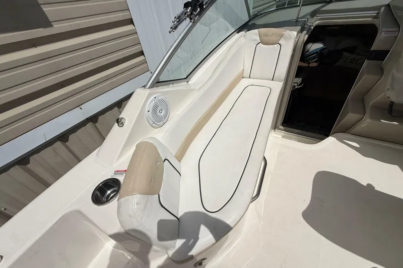 Slide: The Image of Sea Ray 240 Sundancer 2010 - 7391129