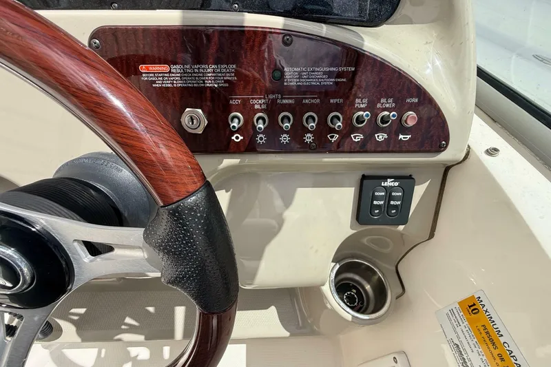 Slide: The Image of Sea Ray 240 Sundancer 2010 - 7391110