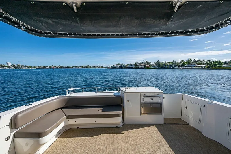 Slide: The Image of Sea Ray 520 Sedan Bridge 2010 - 7391171