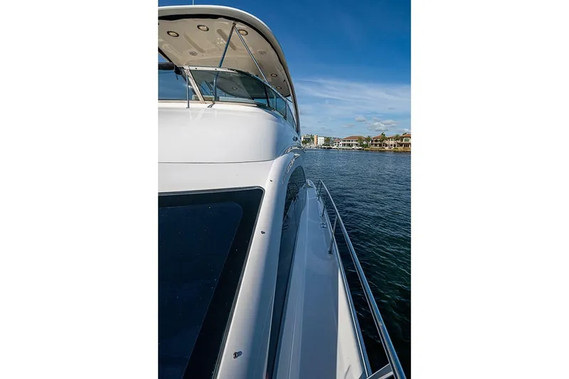 Slide: The Image of Sea Ray 520 Sedan Bridge 2010 - 7391173