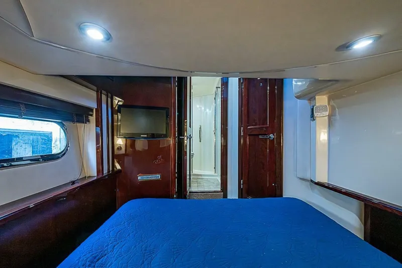 Slide: The Image of Sea Ray 520 Sedan Bridge 2010 - 7391274