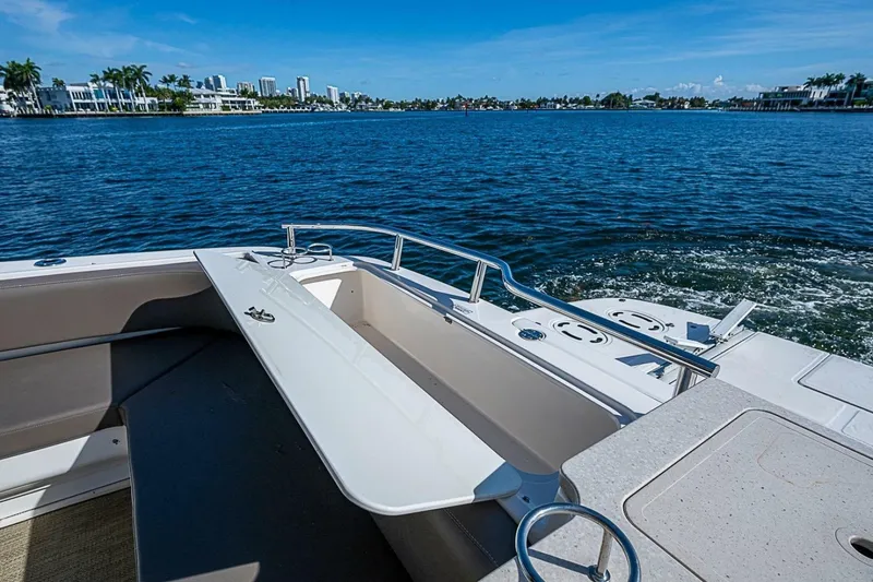 Slide: The Image of Sea Ray 520 Sedan Bridge 2010 - 7391147