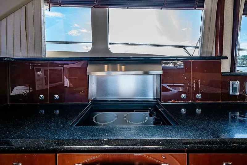 Slide: The Image of Sea Ray 520 Sedan Bridge 2010 - 7391252