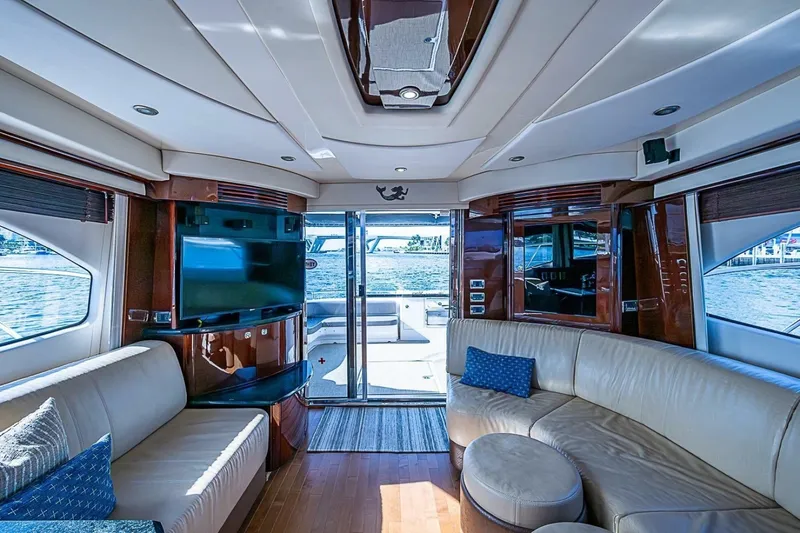 Slide: The Image of Sea Ray 520 Sedan Bridge 2010 - 7391234