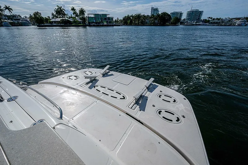 Slide: The Image of Sea Ray 520 Sedan Bridge 2010 - 7391292