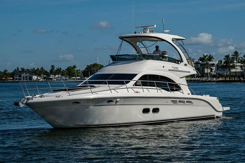 Slide: The Image of Sea Ray 520 Sedan Bridge 2010 - 7541140