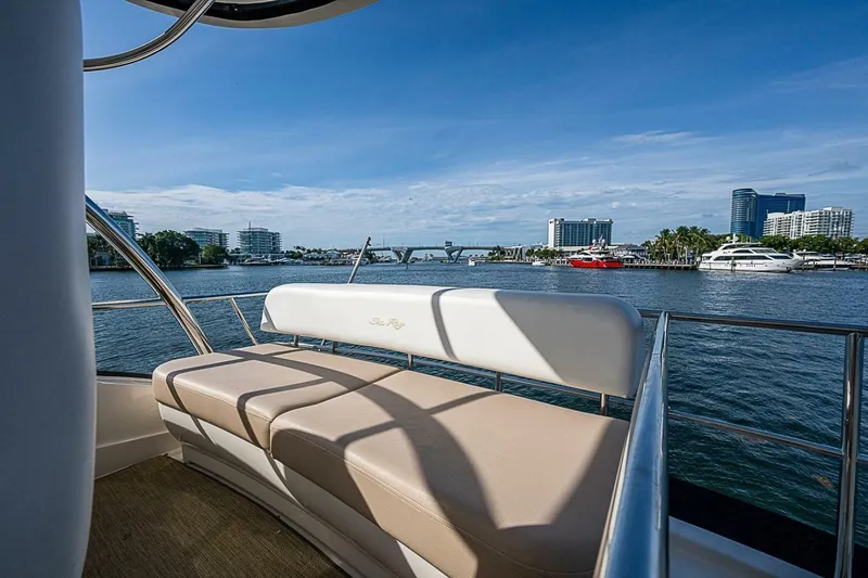 Slide: The Image of Sea Ray 520 Sedan Bridge 2010 - 7391218