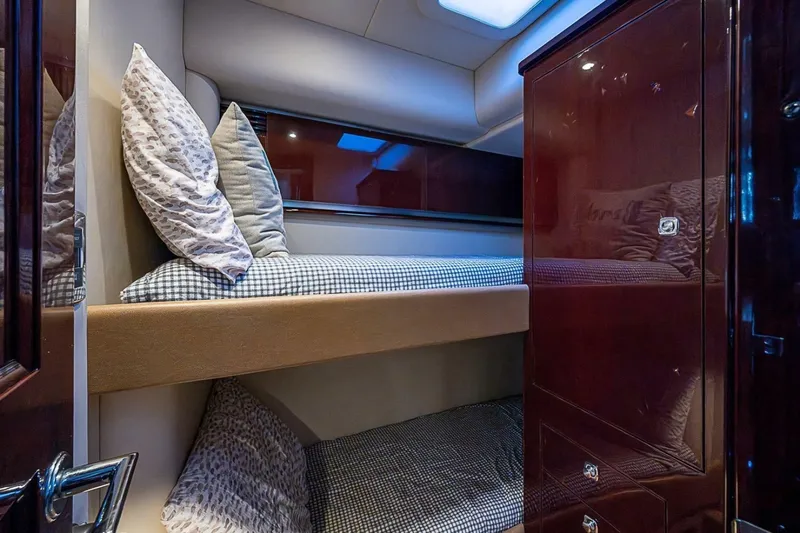 Slide: The Image of Sea Ray 520 Sedan Bridge 2010 - 7391280